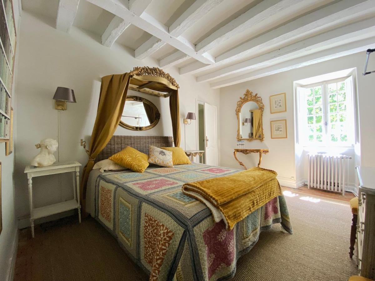Le Petit Chateau De Sainte Colombe Bouges-le-Chateau Eksteriør billede