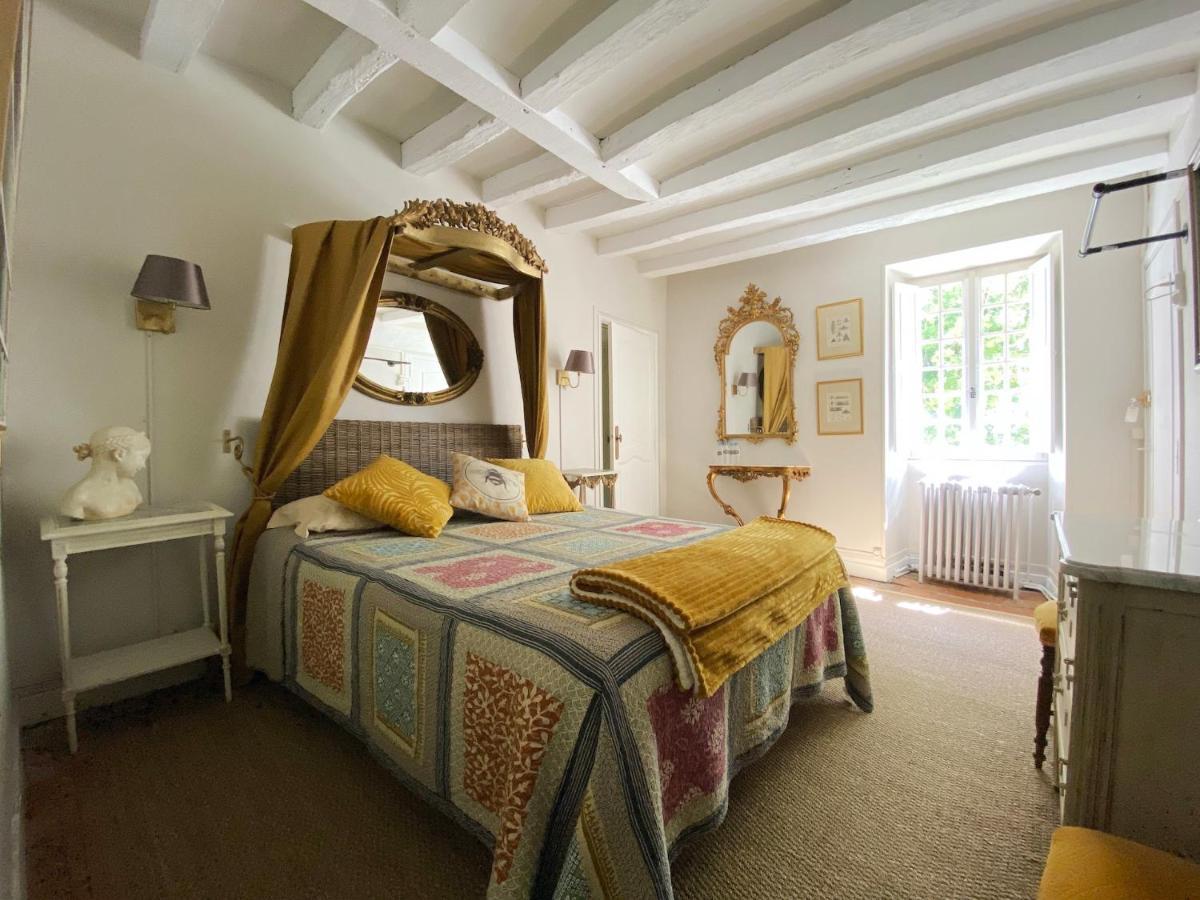 Le Petit Chateau De Sainte Colombe Bouges-le-Chateau Eksteriør billede